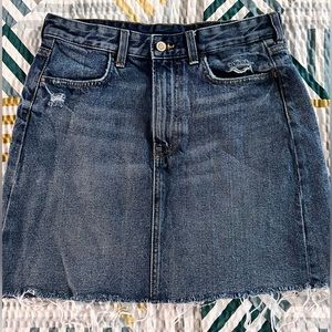 H&M A Line Mini Distressed Denim Skirt Size 6 Excellent Condition!